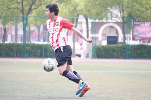 格林炸裂隔扣火箭险胜活塞 步行者力克尼克斯